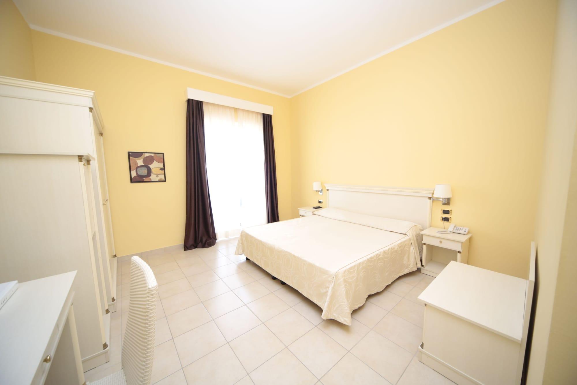 Club Hotel Kennedy Roccella Ionica Dış mekan fotoğraf