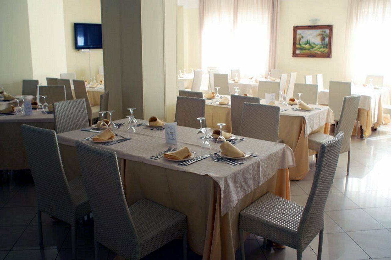 Club Hotel Kennedy Roccella Ionica Dış mekan fotoğraf
